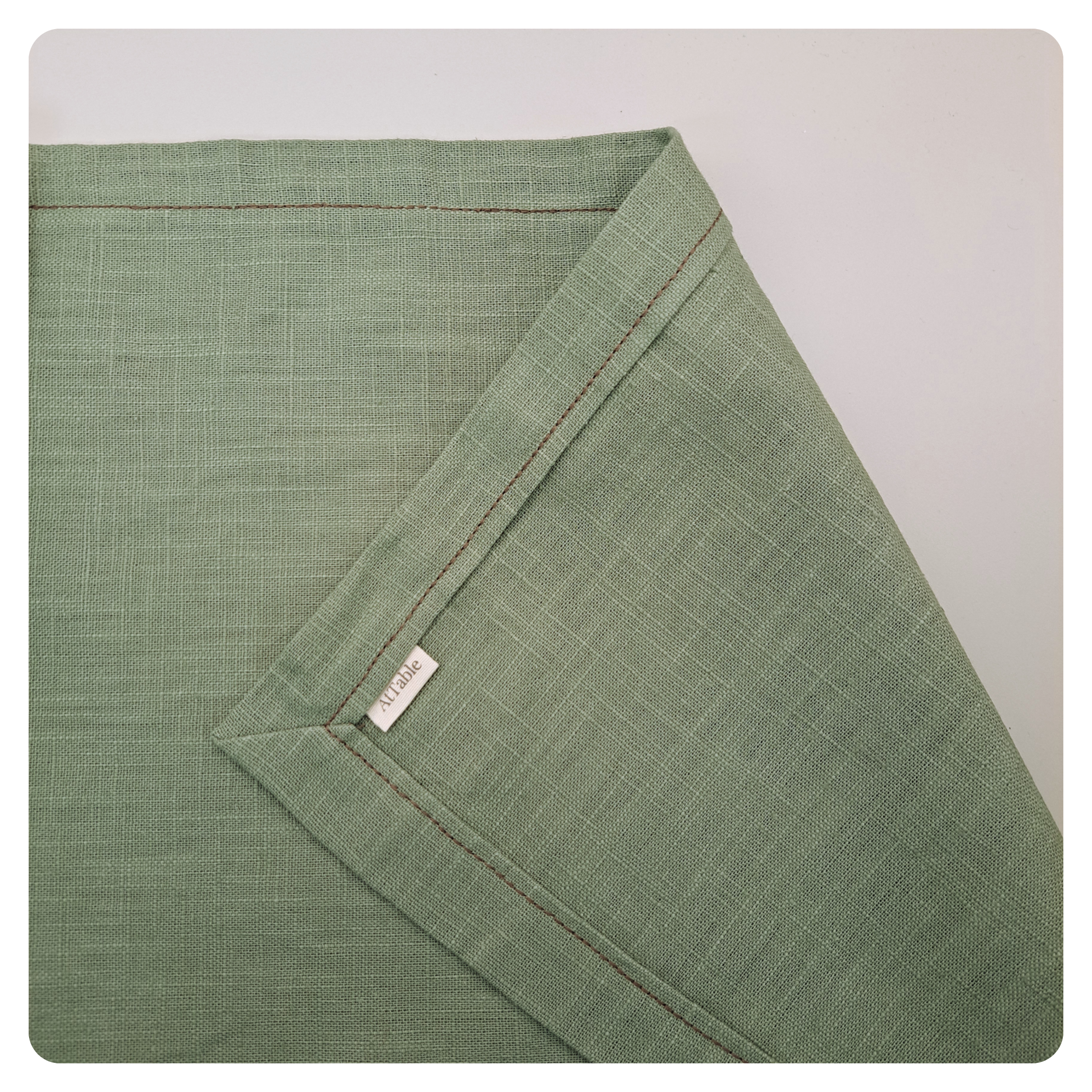 AtTable table runner detail